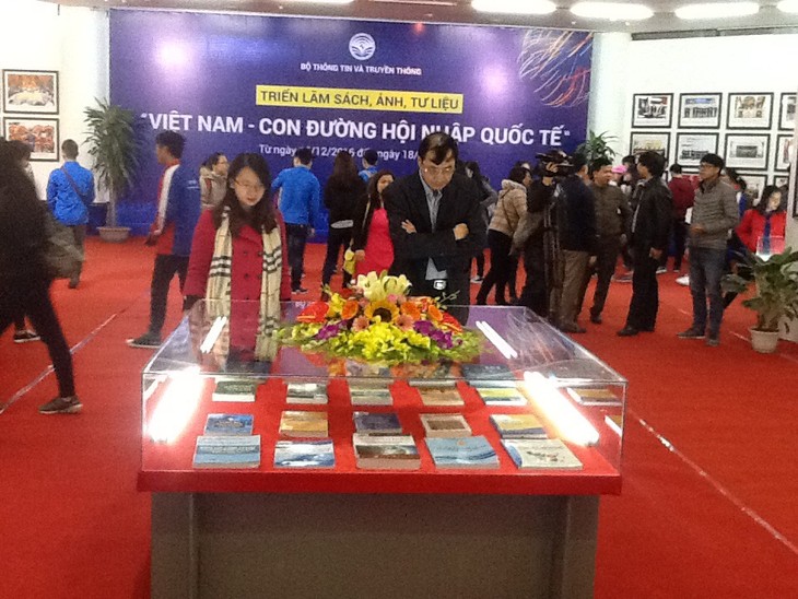 Exhibition featuring Vietnam’s international integration opens - ảnh 2